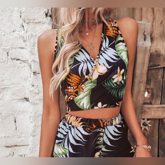 Tropical print wrap tie back tank from shein - Picture 3 of 3